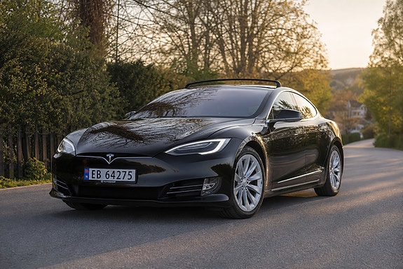 Tesla Model S 3 of 12