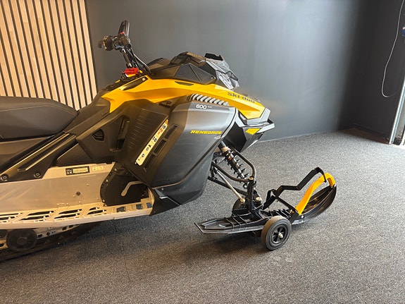 Ski-doo Renegade Sport 600 ACE 2 of 11