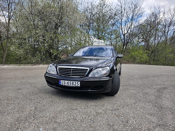 Mercedes-Benz S600 2 of 12