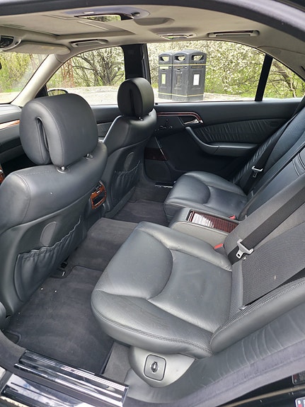 Mercedes-Benz S600 3 of 12