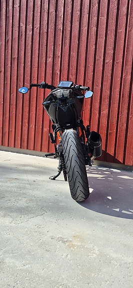 KTM 125 Duke 3 of 4