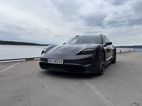 Porsche Taycan Cross Turismo 3 of 5