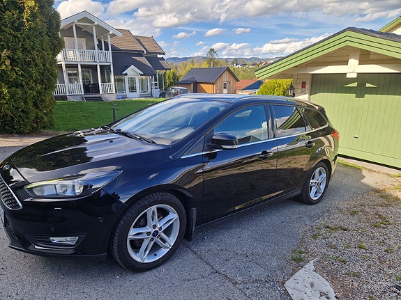 Ford Focus 2 of 5