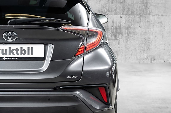 Toyota C-HR 4 of 5