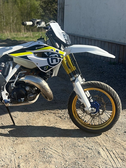 Husqvarna TE 125 2 of 5