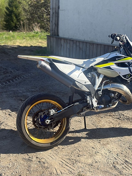 Husqvarna TE 125 3 of 5