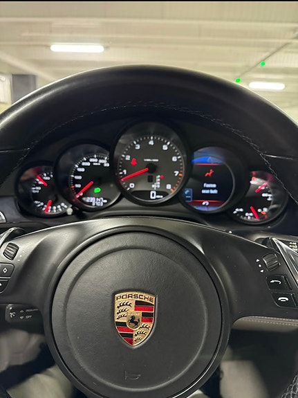 Porsche Panamera 9 of 12