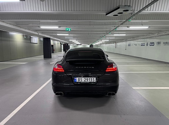 Porsche Panamera 6 of 12
