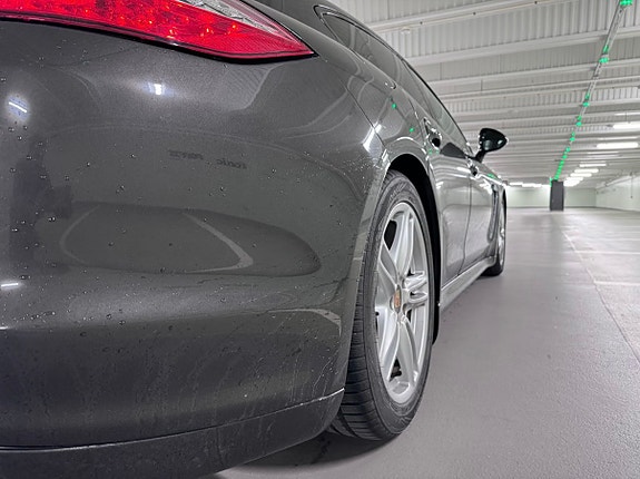 Porsche Panamera 8 of 12
