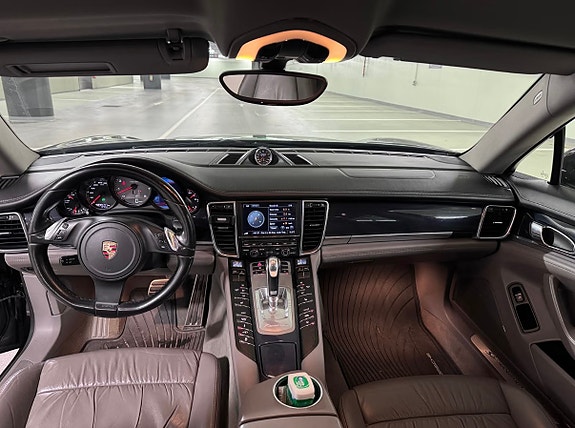 Porsche Panamera 10 of 12