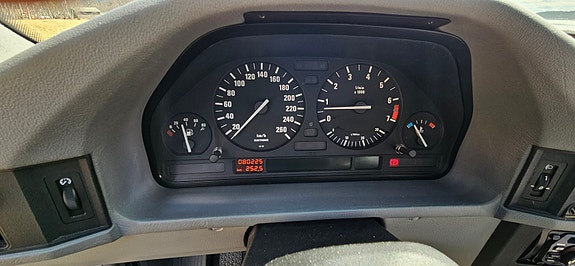 BMW 525iX 24 of 30