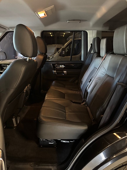 Land Rover Discovery 17 of 28