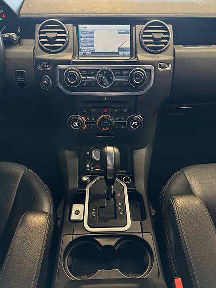 Land Rover Discovery 24 of 28