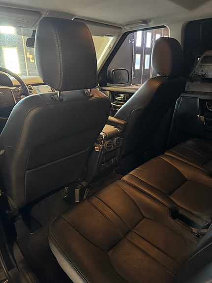 Land Rover Discovery 18 of 28