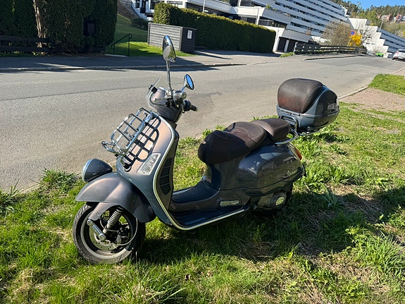 Vespa GTV 125 2 of 5