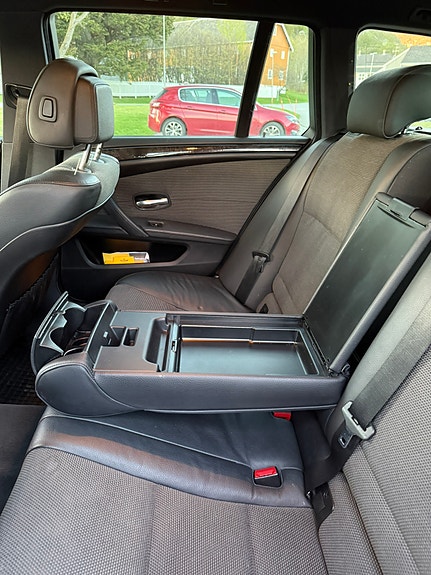 BMW 520i 16 of 30