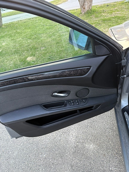 BMW 520i 8 of 30