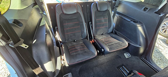 Ford S-MAX 16 of 20