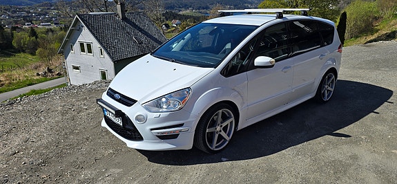 Ford S-MAX 2 of 20