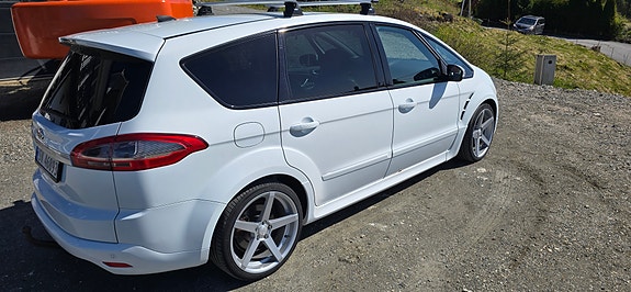 Ford S-MAX 3 of 20