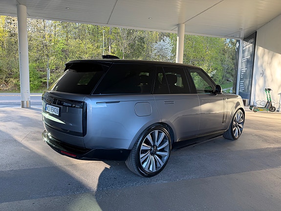Land Rover Range Rover 3 of 5