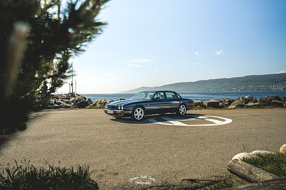 Jaguar XJR 6 of 30