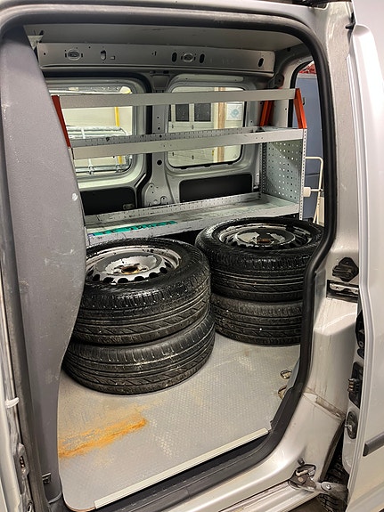 Volkswagen Caddy 5 of 30