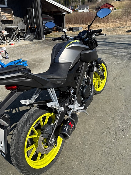 Yamaha MT-125 9 of 15