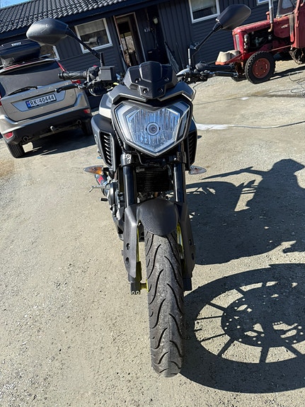Yamaha MT-125 7 of 15