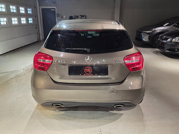 Mercedes-Benz A-Klasse 3 of 5