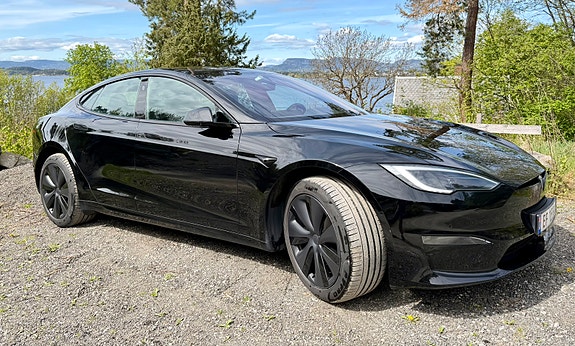 Tesla Model S 9 of 10