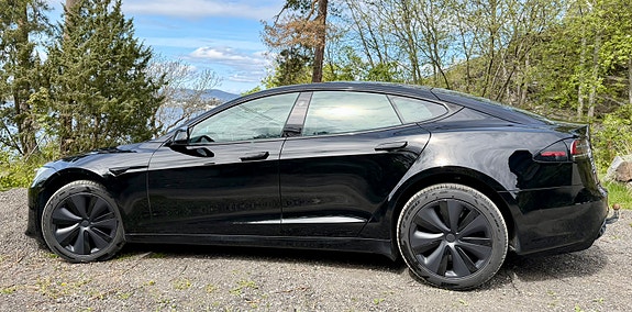 Tesla Model S 8 of 10