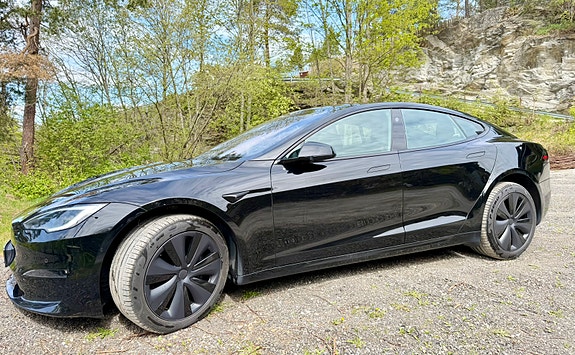 Tesla Model S 4 of 10