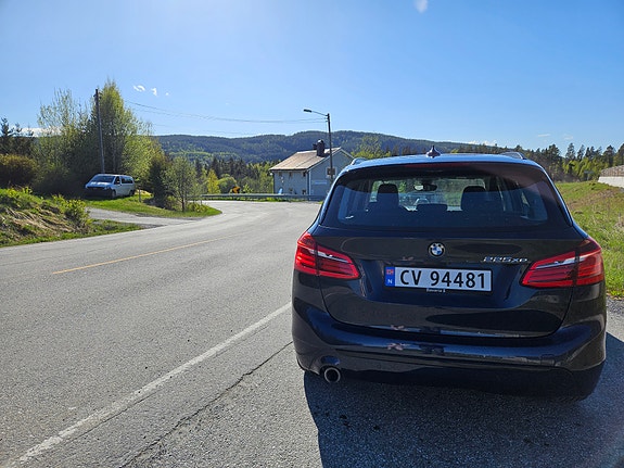 BMW 225xe 18 of 30