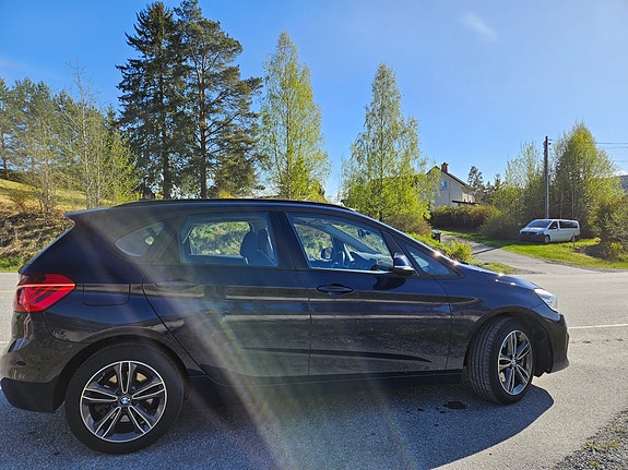 BMW 225xe 15 of 30