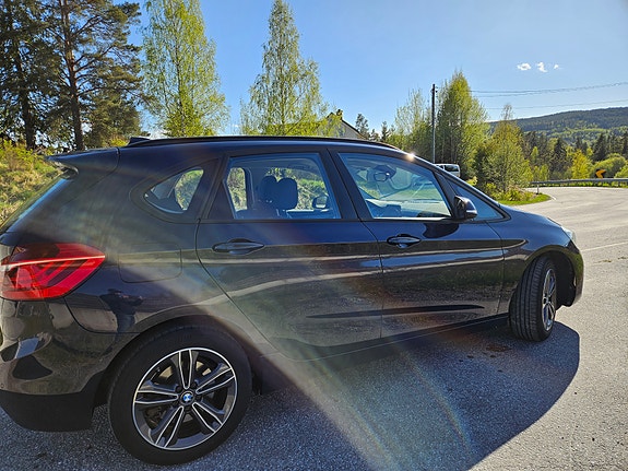 BMW 225xe 14 of 30
