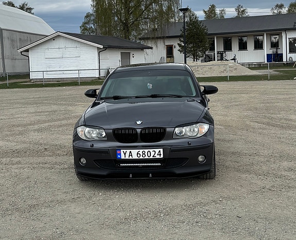 BMW 116i 2 of 13