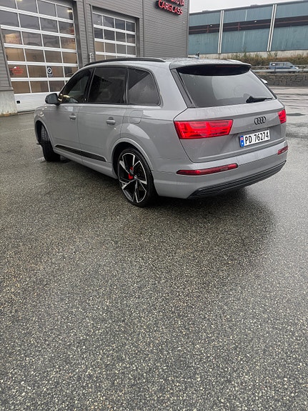 Audi Q7 3 of 18