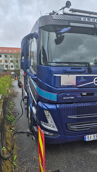Volvo FME490 kW - 5 BATTERIER - 450kWh , 6X2, HELLUFT,  EFFER 395-8S OG PLAN MED STOLPESTATIV .  VURDERES SOLGT FOR KUNDE GRUNNET ENDRET  OPPDRAGS SPES ::: 2 of 11
