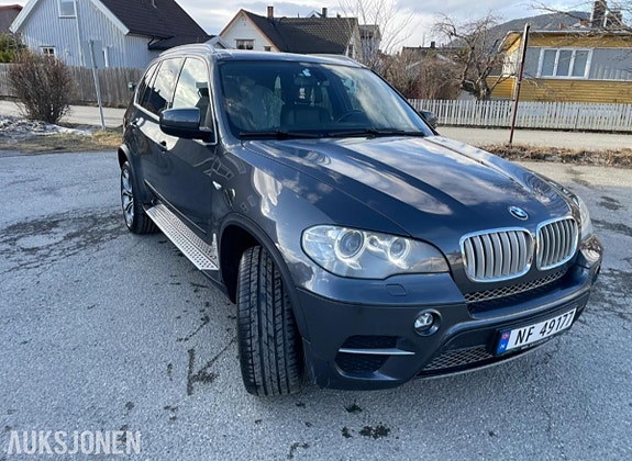 BMW X5 3 of 5