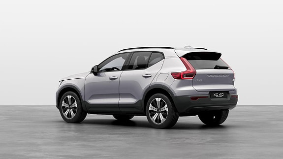 Volvo XC40 4 of 5