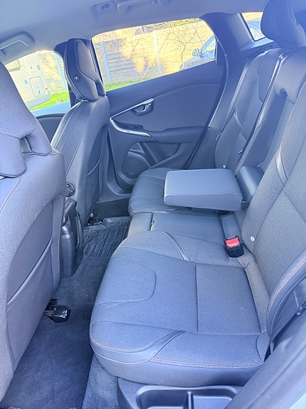 Volvo V40 Cross Country 9 of 13