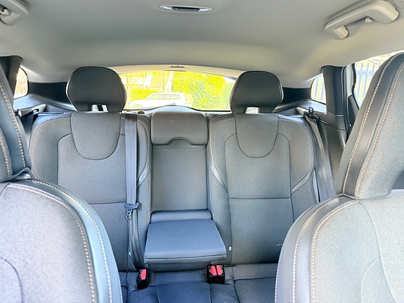 Volvo V40 Cross Country 12 of 13
