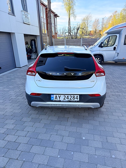 Volvo V40 Cross Country 5 of 13