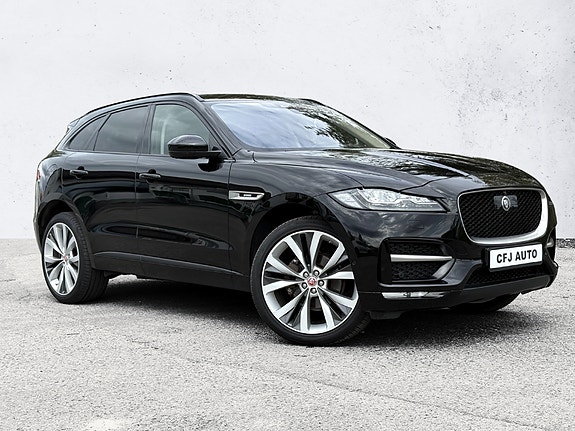 Jaguar F-PACE 7 of 30