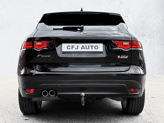 Jaguar F-PACE 9 of 30