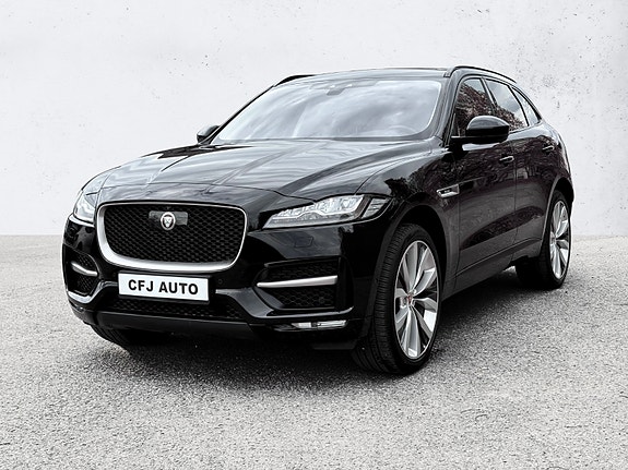 Jaguar F-PACE 11 of 30