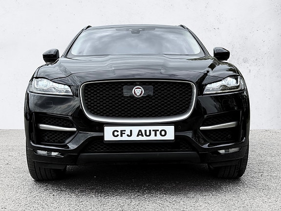 Jaguar F-PACE 18 of 30