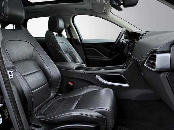 Jaguar F-PACE 26 of 30