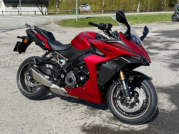 Suzuki GSX-S1000GT - Sportstourer 9 of 10